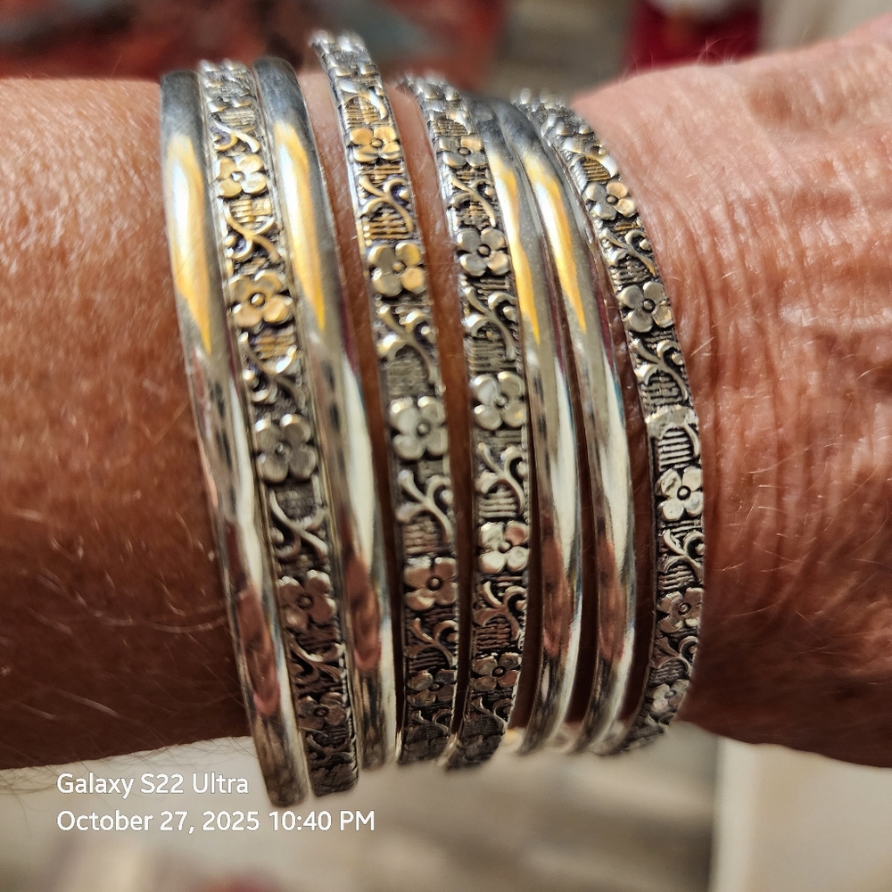 Elegant Silver Bangle Bracelet Set
